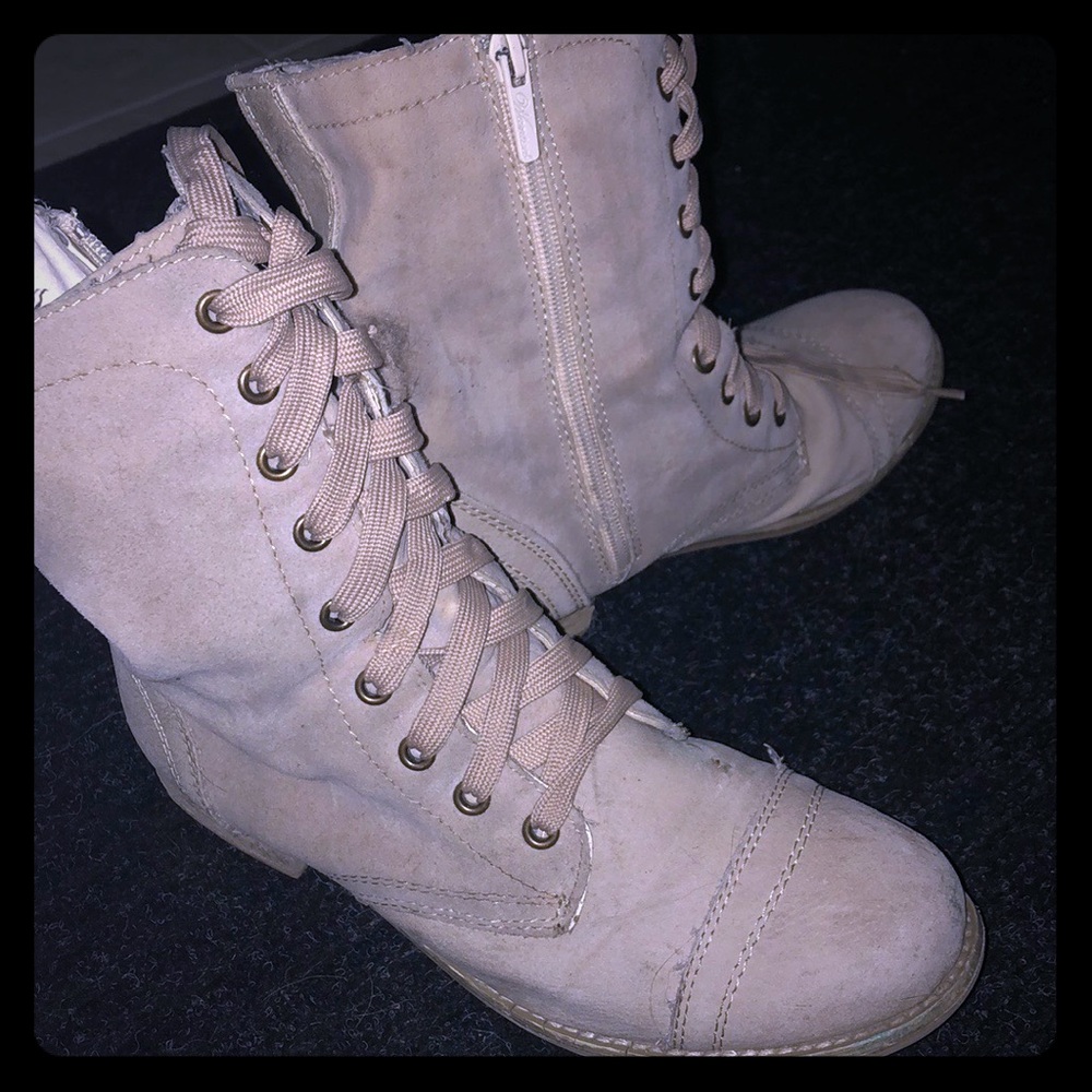 Combat boots